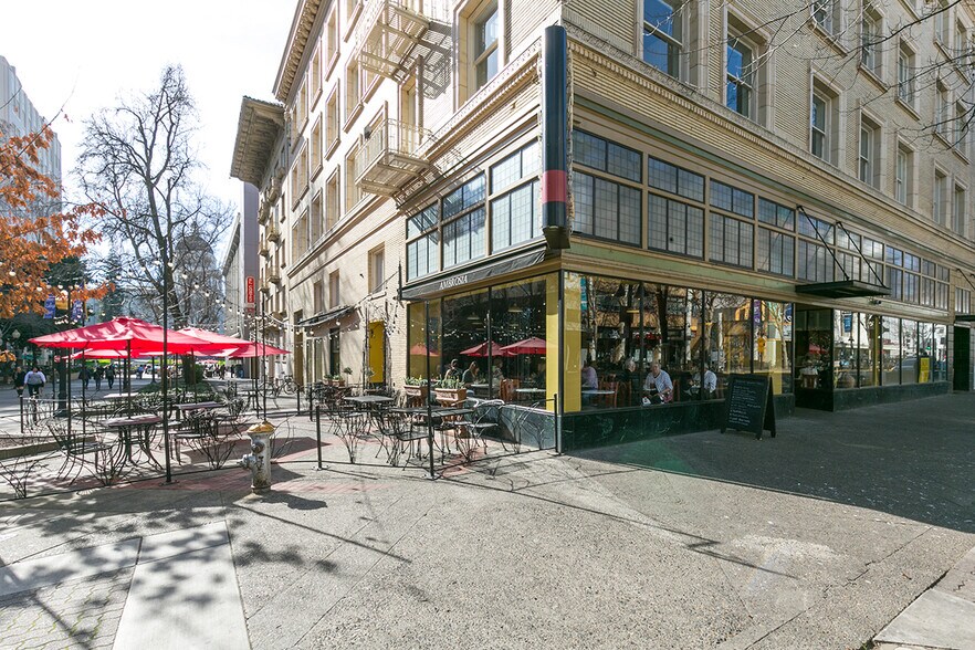 More Photos Of 1100-1106 11th St, Sacramento Office For Lease