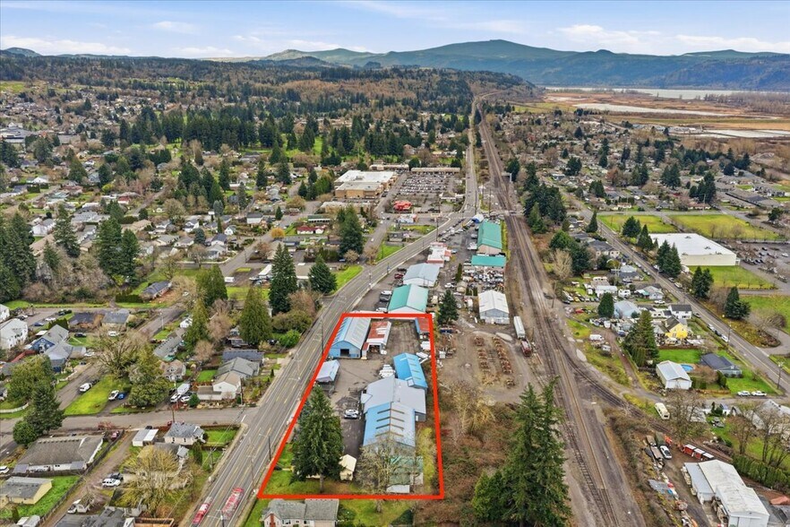 More Photos Of 2820 E St, Washougal Flex For Sale