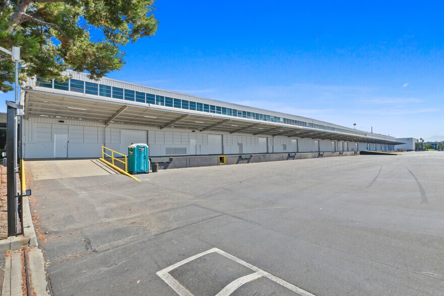 More Photos Of 2701 S Harbor Blvd, Santa Ana Unknown For Lease