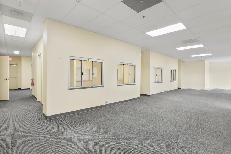 More Photos Of 15 Compass Pt, Martinsburg Office For Lease