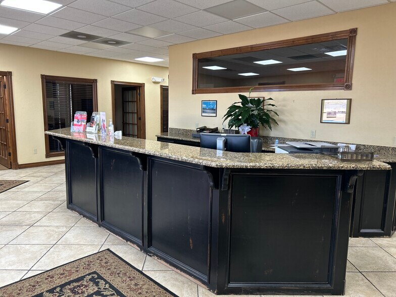 More Photos Of 4404 NW Cache Rd, Lawton Unknown For Lease