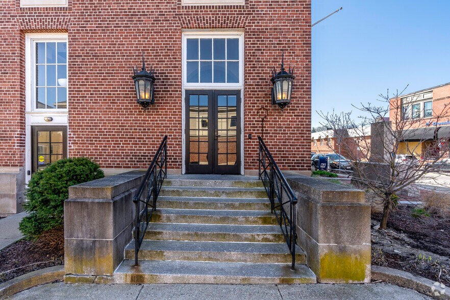 More Photos Of 6 Main Street Ext, Plymouth Office For Lease