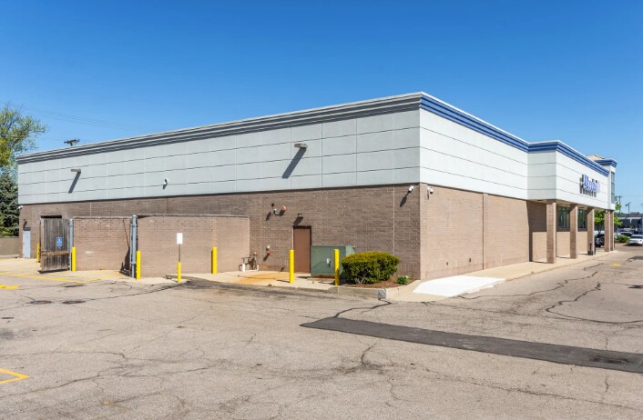 More Photos Of 28901 Greenfield Rd, Southfield Drugstore For Sale