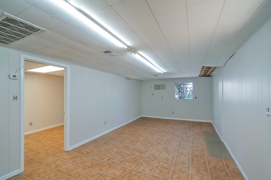 More Photos Of 303 Ebner St, Boerne Flex For Sale