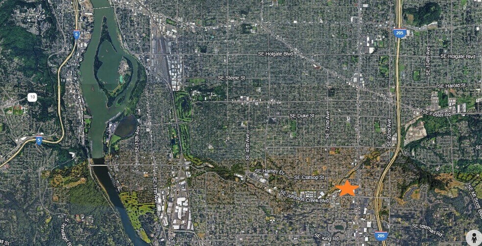 More Photos Of 8951 SE 76th Dr, Portland Unknown For Lease