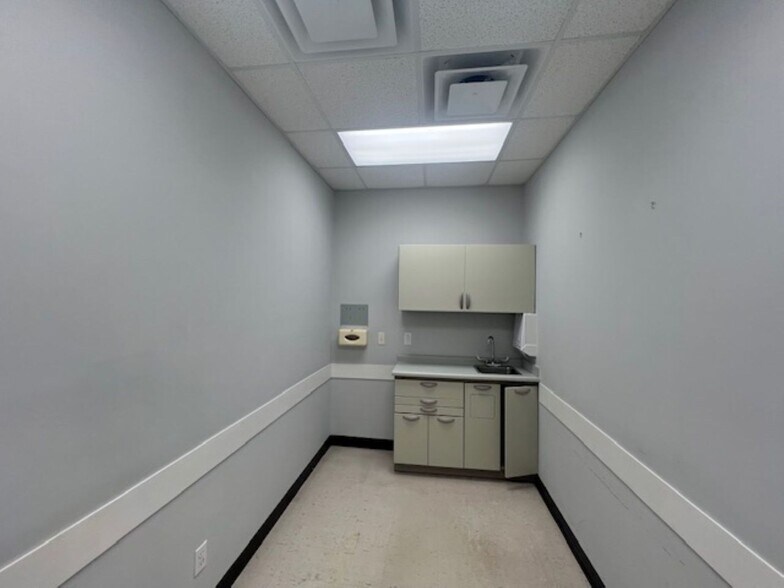 More Photos Of 1737-1741 Watson Blvd, Warner Robins Storefront Retail Office For Lease