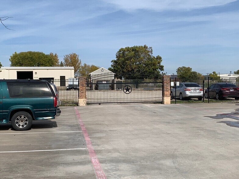 More Photos Of 2809 Capital St, Wylie Light Distribution For Sale