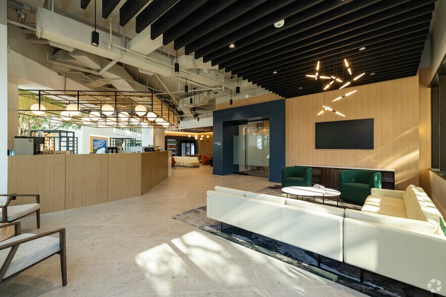 More Photos Of 100 2nd Ave S, Saint Petersburg Office For Lease