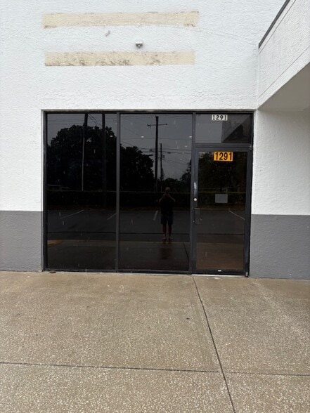 More Photos Of 1211-1247 Kingsway Rd, Brandon Unknown For Lease