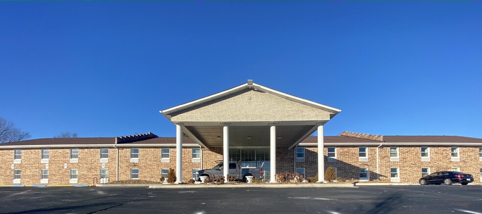 Primary Photo Of 2400 W Main St, Carbondale Hotel For Sale