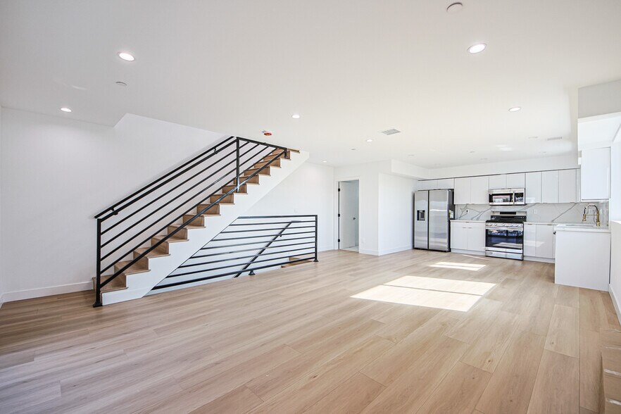 More Photos Of 1636 Longwood Ave, Los Angeles Apartments For Sale
