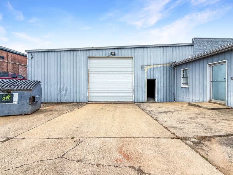 More Photos Of 2501 17th St, Tuscaloosa Warehouse For Lease