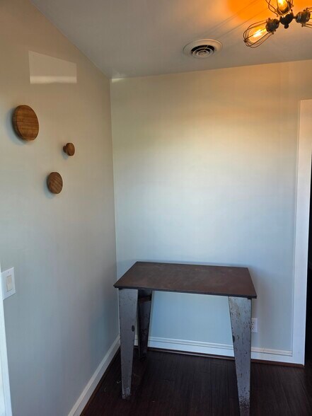 More Photos Of 9213 First St, Baroda Office For Lease