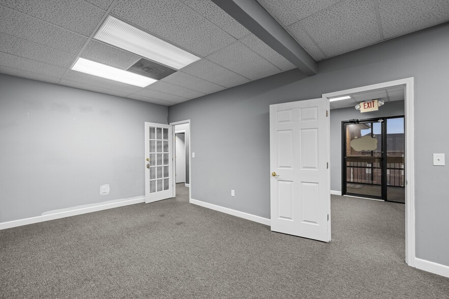 More Photos Of 4171-4193 Crescent Dr, Saint Louis Medical For Sale