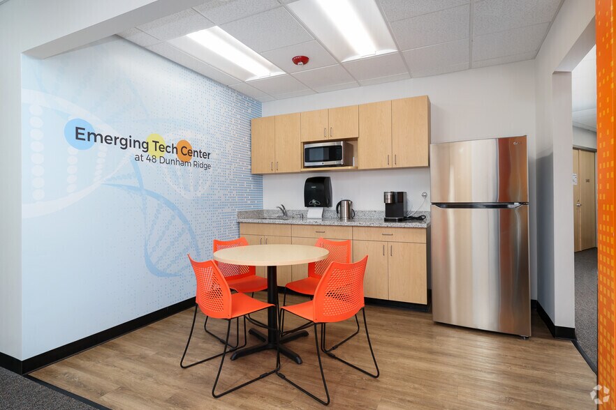 More Photos Of 48 Dunham Rd, Beverly Office For Lease