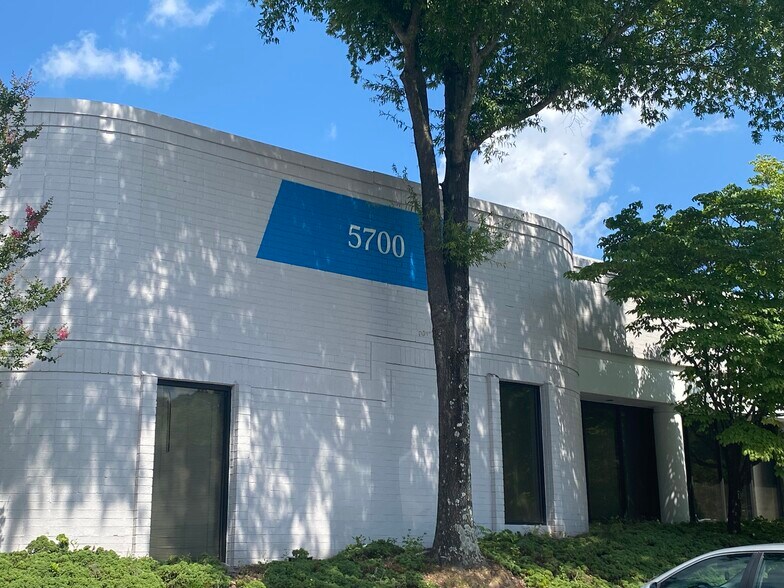 More Photos Of 5700 Highlands Pky SE, Smyrna Research And Development For Lease