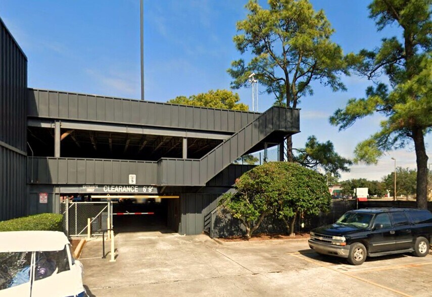 More Photos Of 616 FM 1960 Rd W, Houston Office For Sale