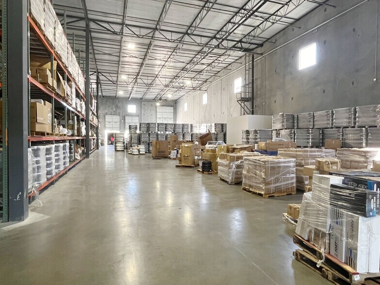 More Photos Of 1401 N Sam Houston Pky W, Houston Warehouse For Lease