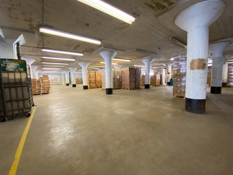 More Photos Of 309 E Water St, Springfield Warehouse For Sale