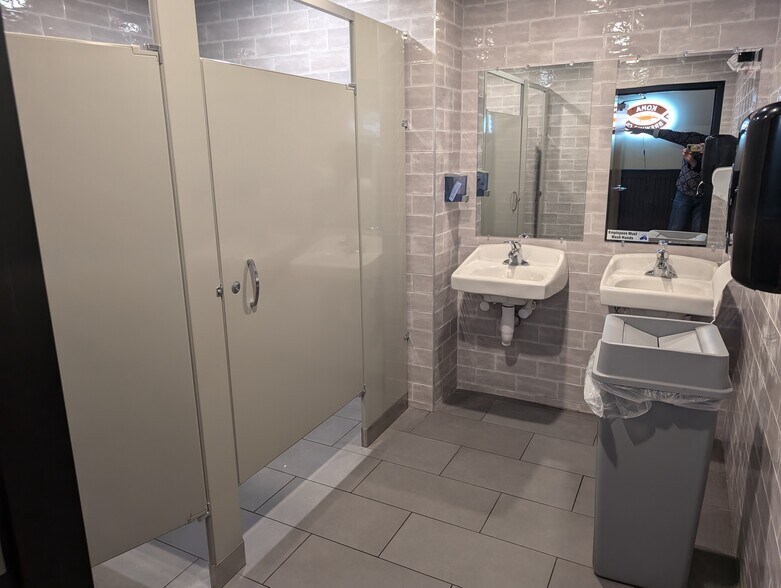 More Photos Of 267 S Black Horse Pike, Mount Ephraim General Retail For Sale