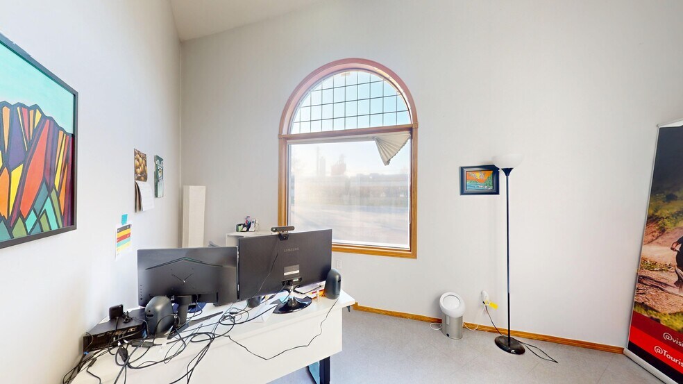 More Photos Of 800 Baker St, Cranbrook Storefront Retail Office For Sale