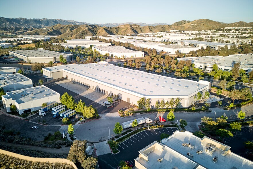 More Photos Of 29120 Commerce Center Dr, Valencia Manufacturing For Lease