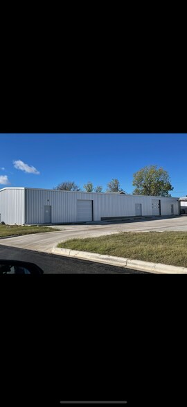 Primary Photo Of 718 Brehmer Ln, Fredericksburg Warehouse For Lease