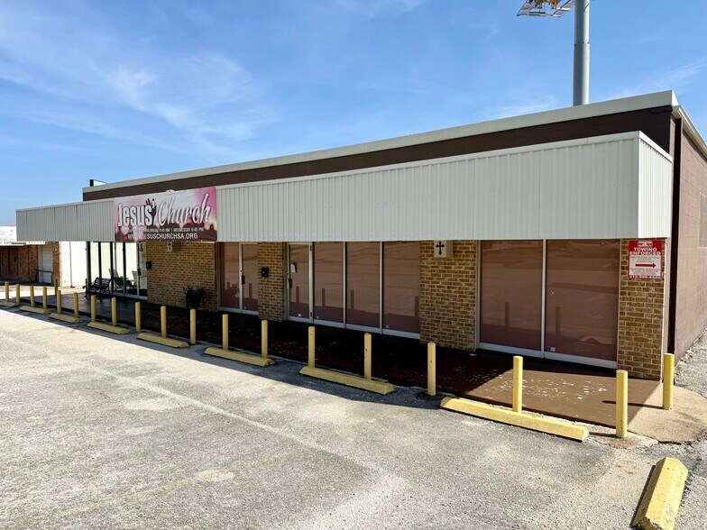 Primary Photo Of 5726 Mobud St, San Antonio Religious Facility For Lease