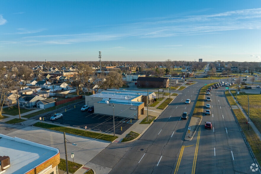 More Photos Of 12825-12837 Dix Toledo Rd, Southgate Office For Sale