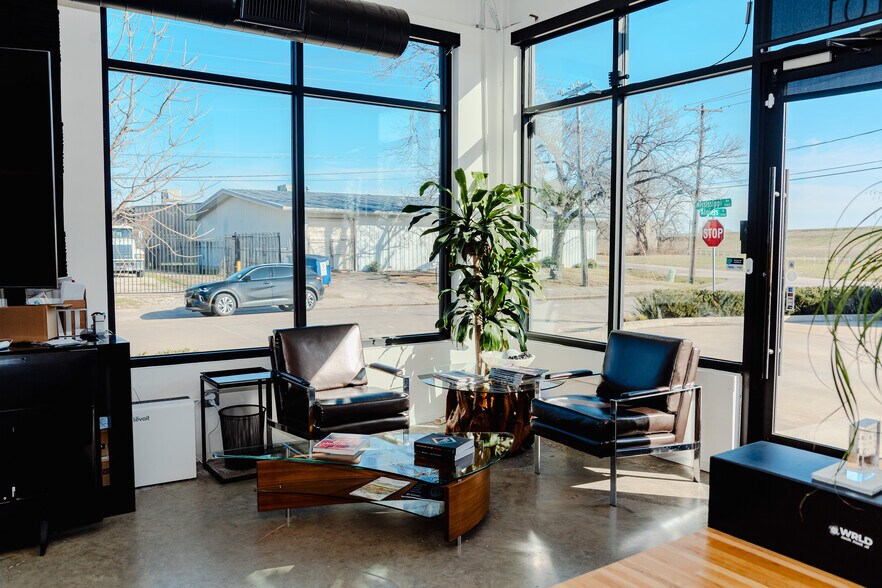 More Photos Of 4707 Algiers St, Dallas Office For Sale