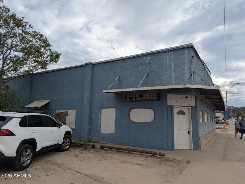 More Photos Of 703 Live Oak St, Miami Freestanding For Sale
