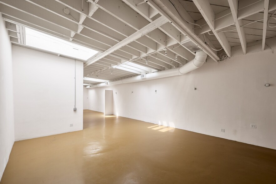 More Photos Of 1733-1737 Abbot Kinney Blvd, Venice Storefront Retail Office For Lease