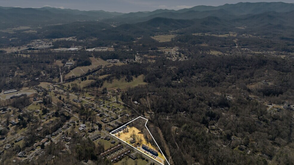 More Photos Of 520 Baird Cove Rd, Franklin Apartments For Sale