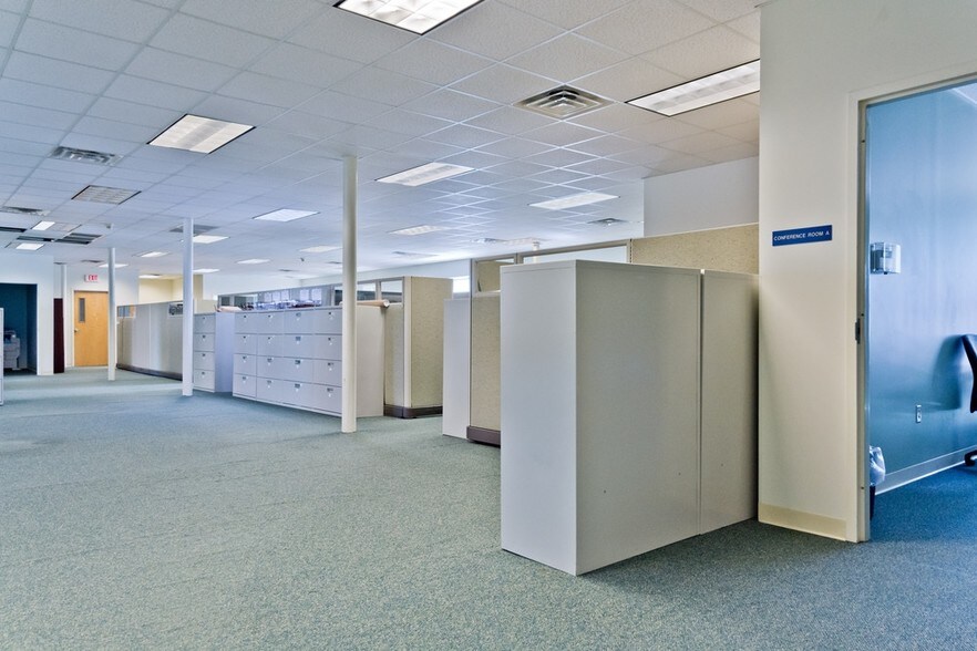 More Photos Of 211 Water St, Augusta Office For Sale