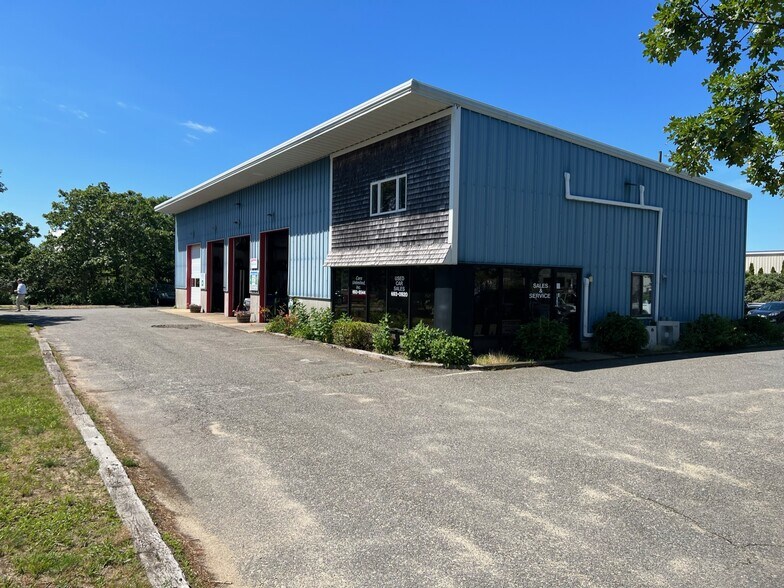 More Photos Of 5 N Line Rd, Edgartown Service For Sale