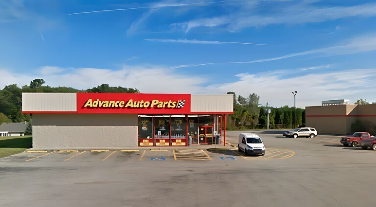 More Photos Of 835 E North St, Kendallville Unknown For Lease