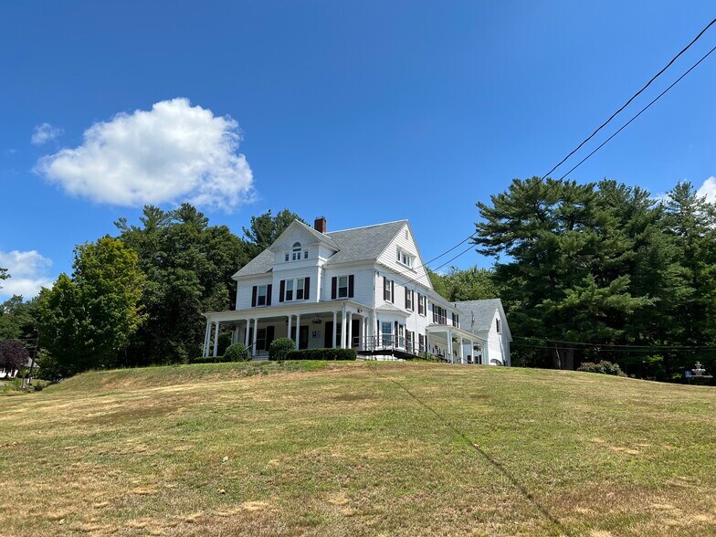 More Photos Of 763 Massachusetts Ave, Lunenburg General Retail For Sale