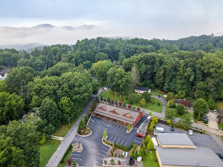 More Photos Of 62 Overbrook St, Waynesville Specialty For Sale