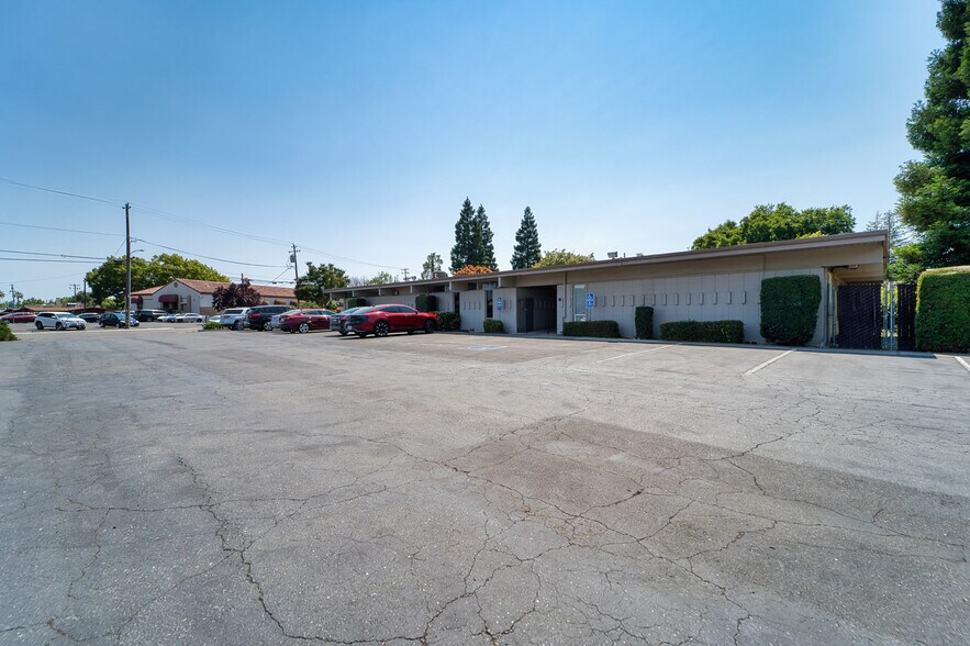 More Photos Of 415 Alturas St, Yuba City Medical For Sale