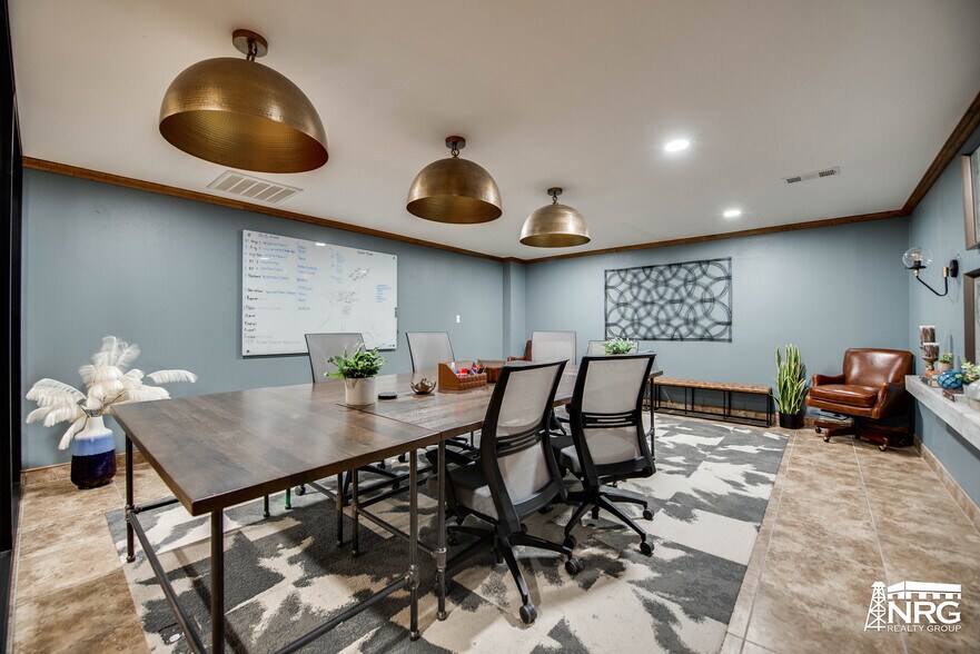 More Photos Of 1113 Dayton Rd, Midland Warehouse For Sale