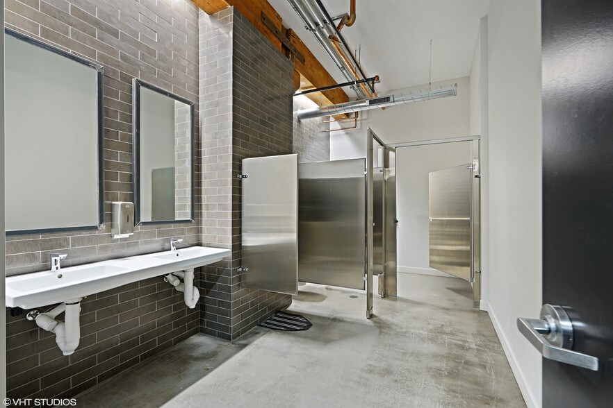 More Photos Of 1431 W Hubbard St, Chicago Loft Creative Space For Lease