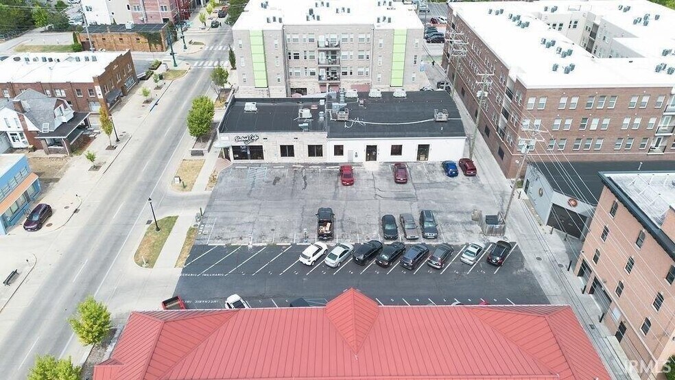 More Photos Of 409 S Walnut St, Bloomington Restaurant For Sale