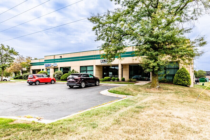 More Photos Of 200-226 NW Platte Valley Dr, Riverside Flex For Lease