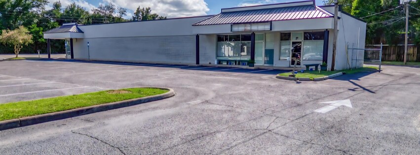More Photos Of 6508-6516 W Jackson St, Pensacola Storefront For Sale