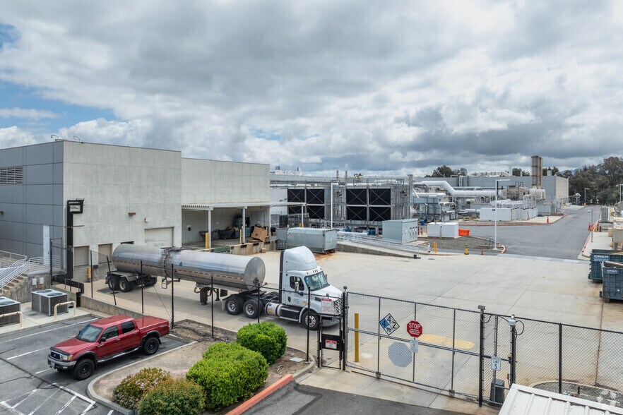 More Photos Of 41915 Business Park Dr, Temecula Light Manufacturing For Sale