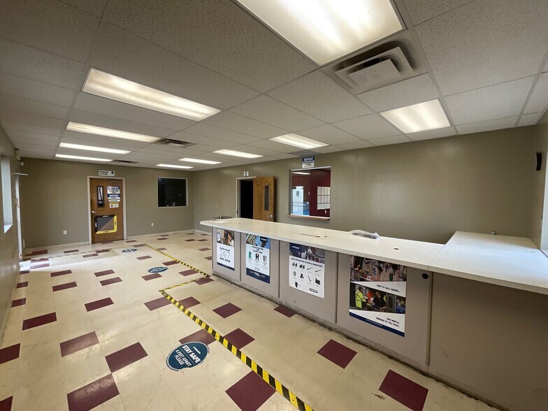 More Photos Of 617 Ley Rd, Fort Wayne Warehouse For Sale