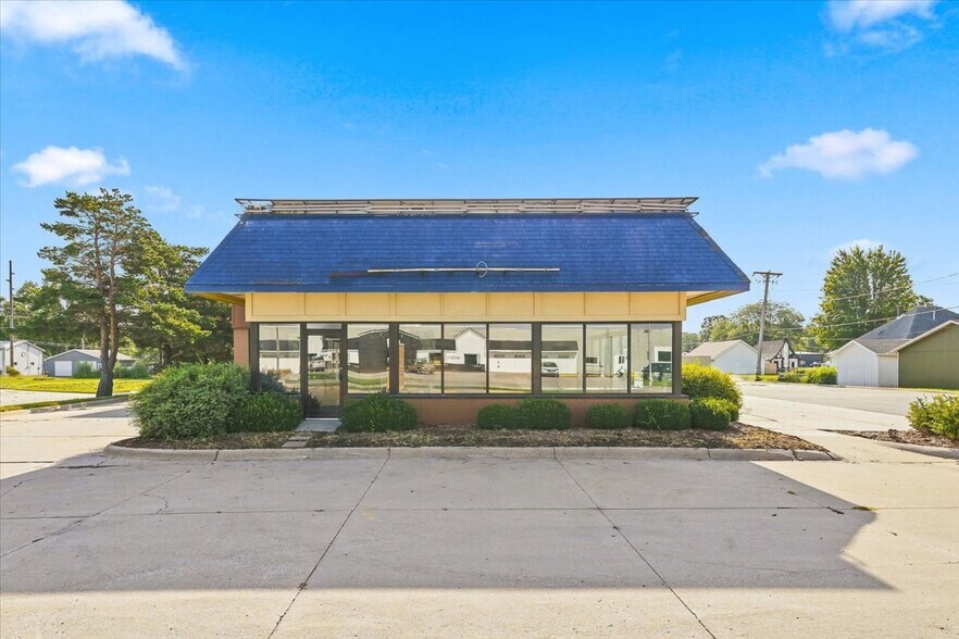 More Photos Of 1410 N Broadway St, Red Oak Fast Food For Lease