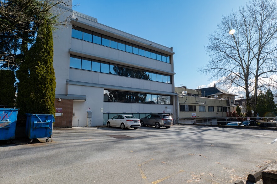 More Photos Of 422 6th St, New Westminster Loft Creative Space For Lease