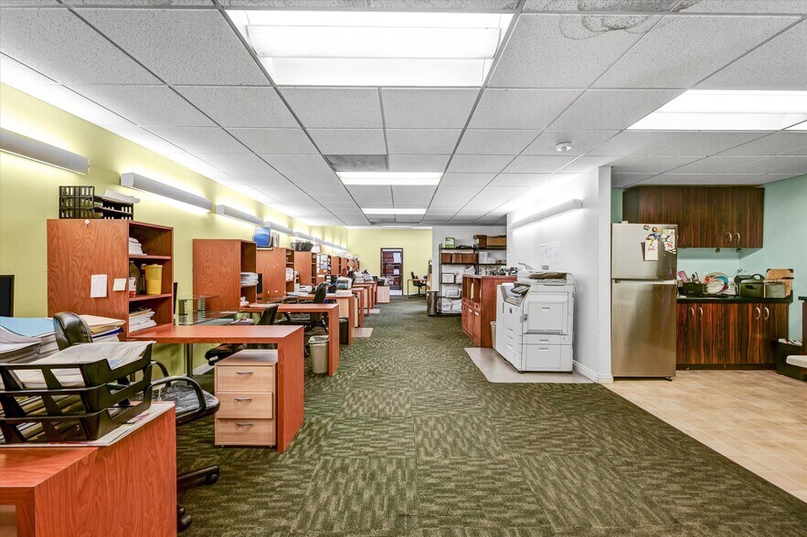 More Photos Of 2320 Cotner Ave, Los Angeles Loft Creative Space For Sale