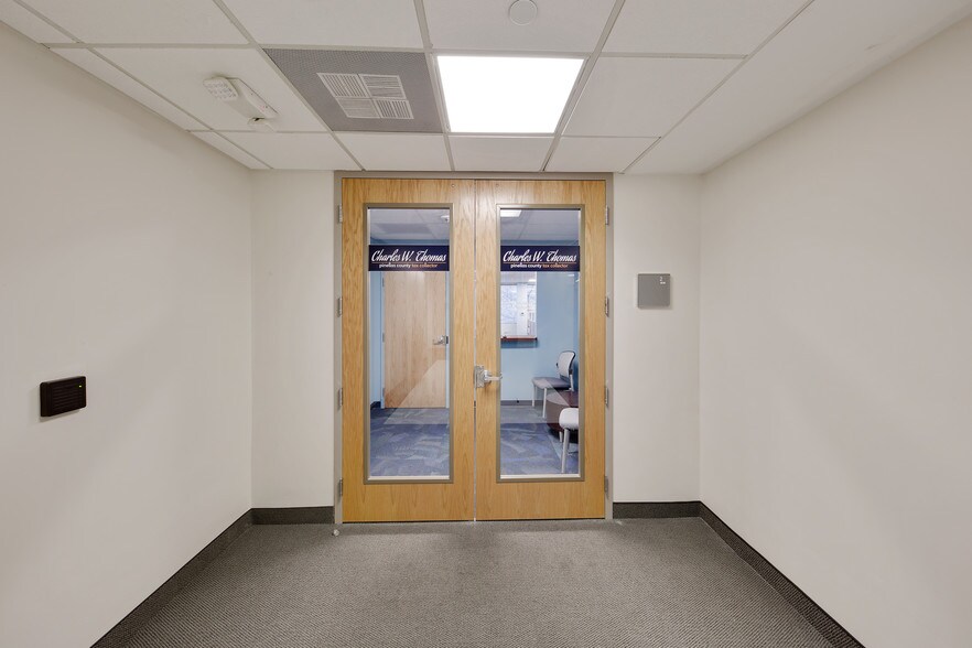 More Photos Of 29399 US Highway 19 N, Clearwater Office For Lease